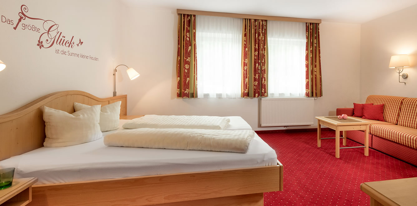 Zimmerbeispiel Doppelzimmer im Wismeyerhaus Obertauern © Wolkersdorfer
